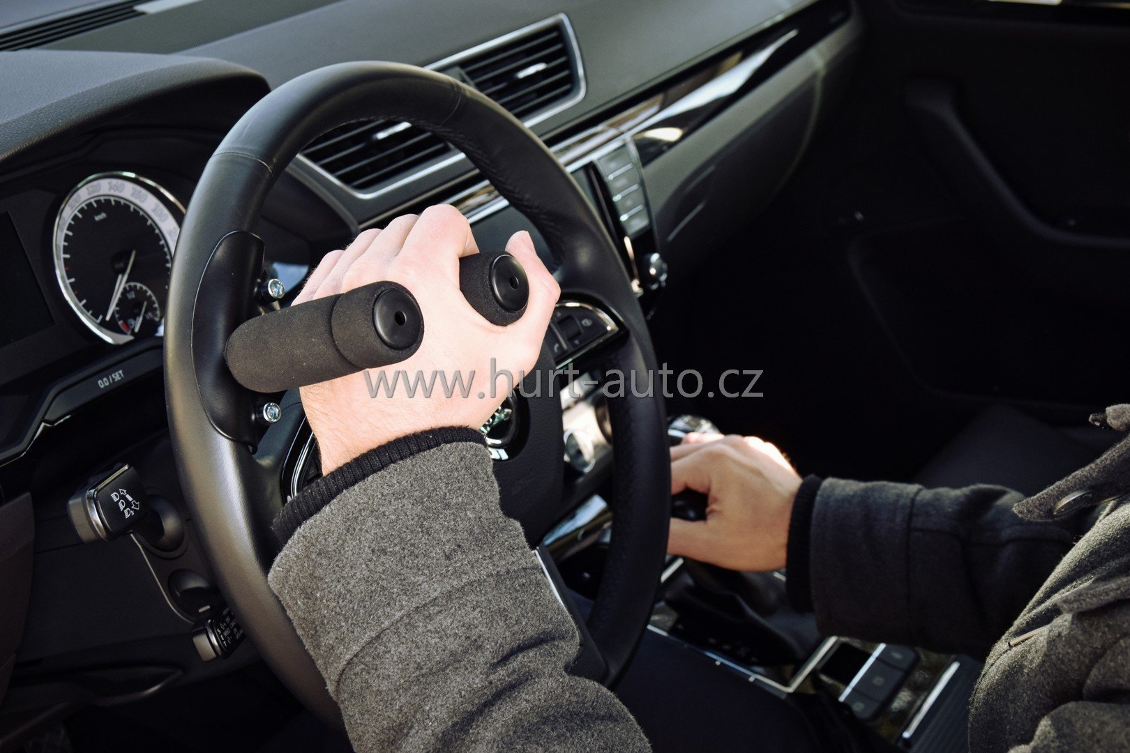 steering wheels acessories for one hand driver